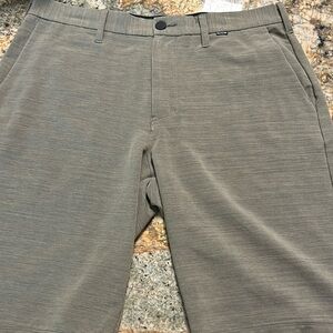 Men’s tan Hurley summer shorts, size 33